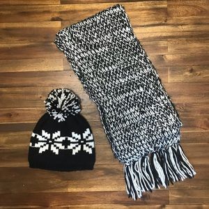 Xhilaration Black & White Marled Beanie & Scarf
